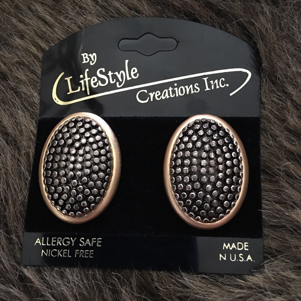 Lifestyle Creations raised mesh clip on earrings